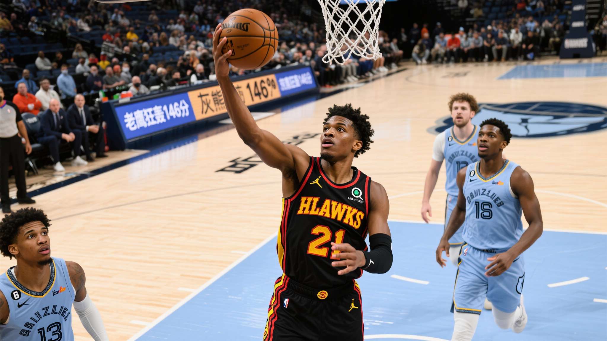 2024年NBA赛季一场引人关注的对决中，亚特兰大老鹰以惊人的火力输出砍下146